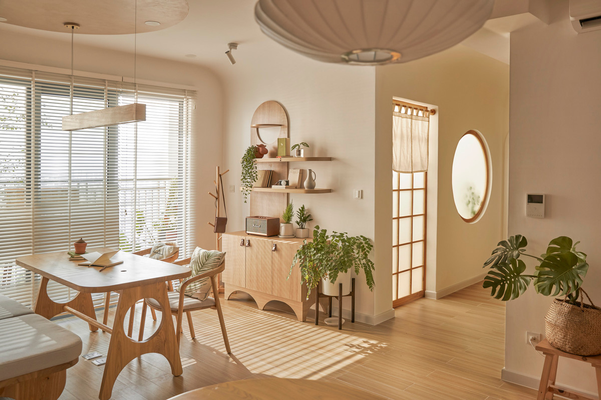 Căn hộ có diện tích 86 m2, gồm 1 phòng khách kết hợp bếp, 1 phòng trà, 1 phòng ngủ và 2 nhà vệ sinh. Đây là dự án thuộc chung cư Palm Heights, TP. Thủ Đức (TP.HCM).