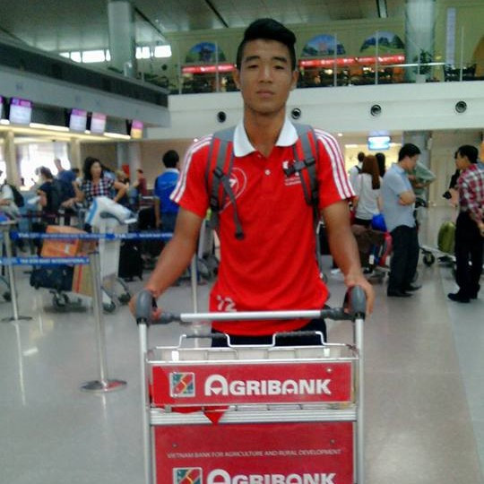 Fan của Đức Chinh cũng tìm lại nhiều hình ảnh hài hước của anh và bày tỏ sự thích thú. Người hâm mộ nhận xét sau nhiều năm, Đức Chinh không có nhiều thay đổi về cả ngoại hình lẫn tính cách hài hước. Ảnh: Hà Đức Chinh.