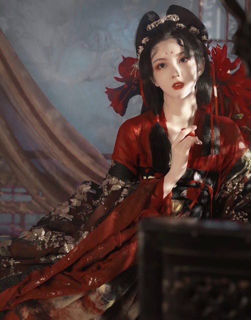 Ky la de vuong lam ngo vuong phi gian dam voi nhieu nguoi-Hinh-4