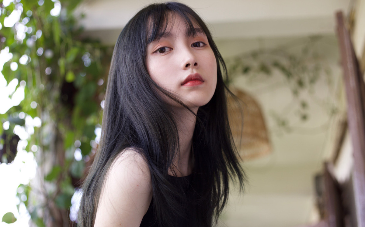 Huyền My từng là học sinh chuyên Toán của trường THPT Chuyên Bảo Lộc. Trong những năm phổ thông, cô tham gia nhiều cuộc thi và giành những giải thưởng như: giải Nhất cuộc thi Hùng biện tiếng Anh cấp huyện, giải Ba cuộc thi Hùng biện tiếng Anh tỉnh Lâm Đồng, giải Ba cuộc thi Nghiên cứu Khoa học cấp tỉnh, các giải thưởng Olympic Tiếng Anh qua mạng (IOE). Điểm trung bình học tập của Huyền My trong suốt các năm học đều đạt trên 9.0.