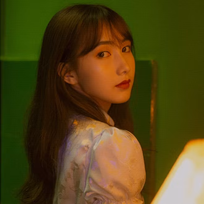 br/> Bên cạnh học và làm thêm, Huyền My cũng tích cực tham gia các hoạt động ngoại khóa của Đoàn trường, chiến dịch tình nguyện. Cô là thành viên BTC cho một số chương trình như FTU’S DAY, Hội trại 26/3… Những hoạt động đó giúp nữ sinh ngành Tài chính rèn luyện kỹ năng mềm, mở rộng các mối quan hệ và phát triển bản thân.