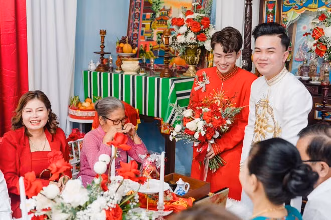 Hai chàng trai nên duyên từ cú tát trời giáng - Hình 8 Hai chang trai nen duyen tu cu tat troi giang-Hinh-8