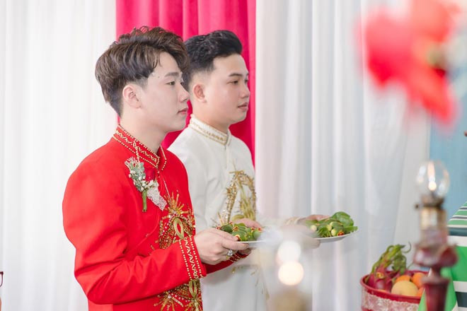 Hai chàng trai nên duyên từ cú tát trời giáng - Hình 4 Hai chang trai nen duyen tu cu tat troi giang-Hinh-4