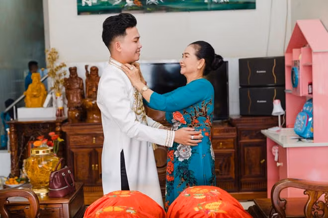 Hai chàng trai nên duyên từ cú tát trời giáng - Hình 7 Hai chang trai nen duyen tu cu tat troi giang-Hinh-7