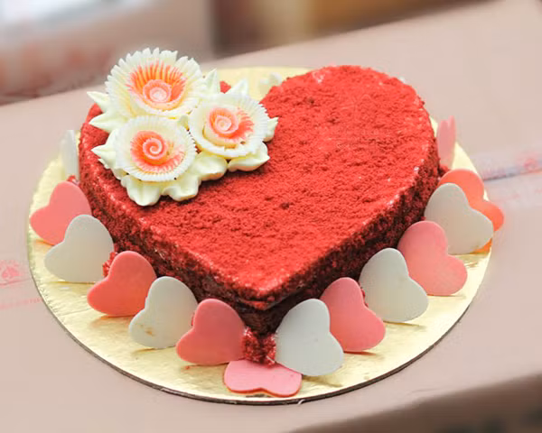 Nguy co nhiem doc tu do trang tri tren banh kem