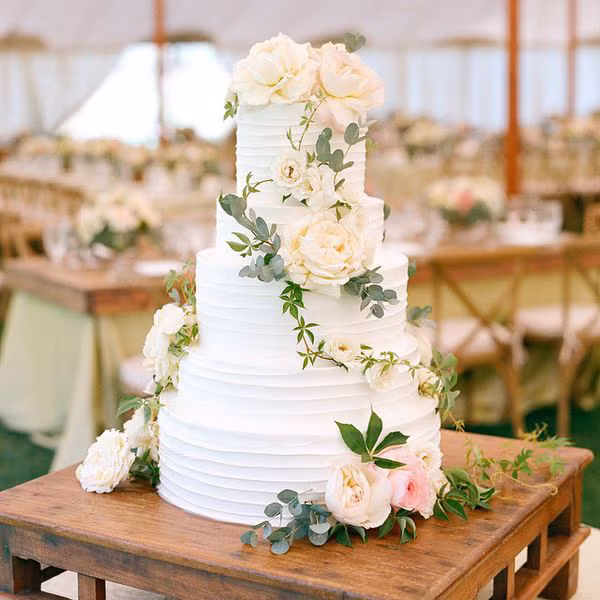 Nguy co nhiem doc tu do trang tri tren banh kem-Hinh-2