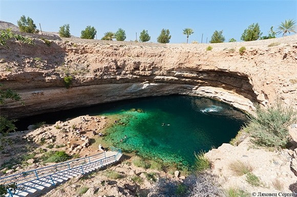 Chiêm ngưỡng cảnh đẹp "mê hồn" của 6 hố tự nhiên trên thế giới ảnh 4