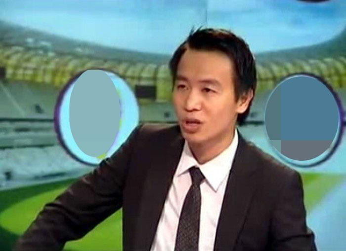 ở đầu phần bình luận, MC nhà đài đã nhận định tỷ số hiệp 1 sẽ là 1 - 1. Có vẻ UAE không chiều lòng nam bình luận viên khi họ ghi 2 bàn liên tiếp vào lưới đội quân áo đỏ.