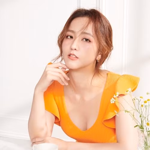 Nu than Dai Loan khien fan tan chay voi anh chup tren giuong