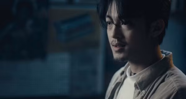 Dac diem cua nguoi dan ong khong co tien do, phu nu dung dai day vao