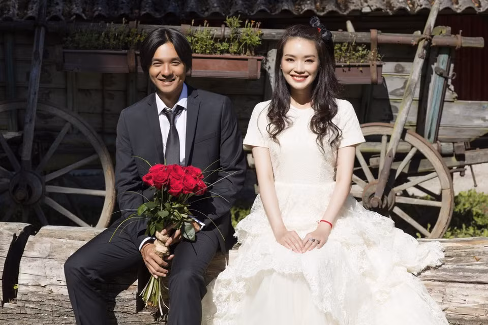 Thu Ky che chong vi ngoai hinh kem sac