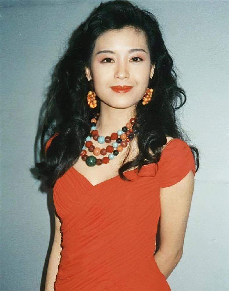 My nhan Hong Kong mang tieng lang lo, chong chet sau 13 ngay cuoi