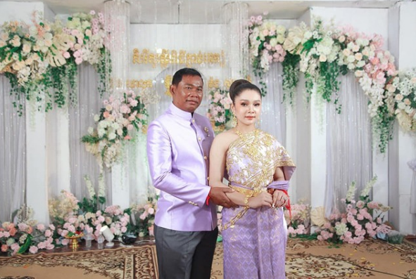 Chu re 52 tuoi ket hon voi co dau 19 tuoi-Hinh-4