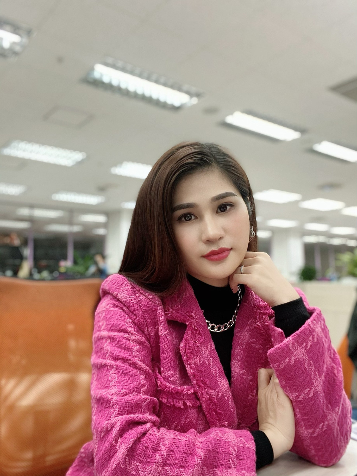 Ve dep man ma cua BTV Minh Trang thoi su 19h-Hinh-4