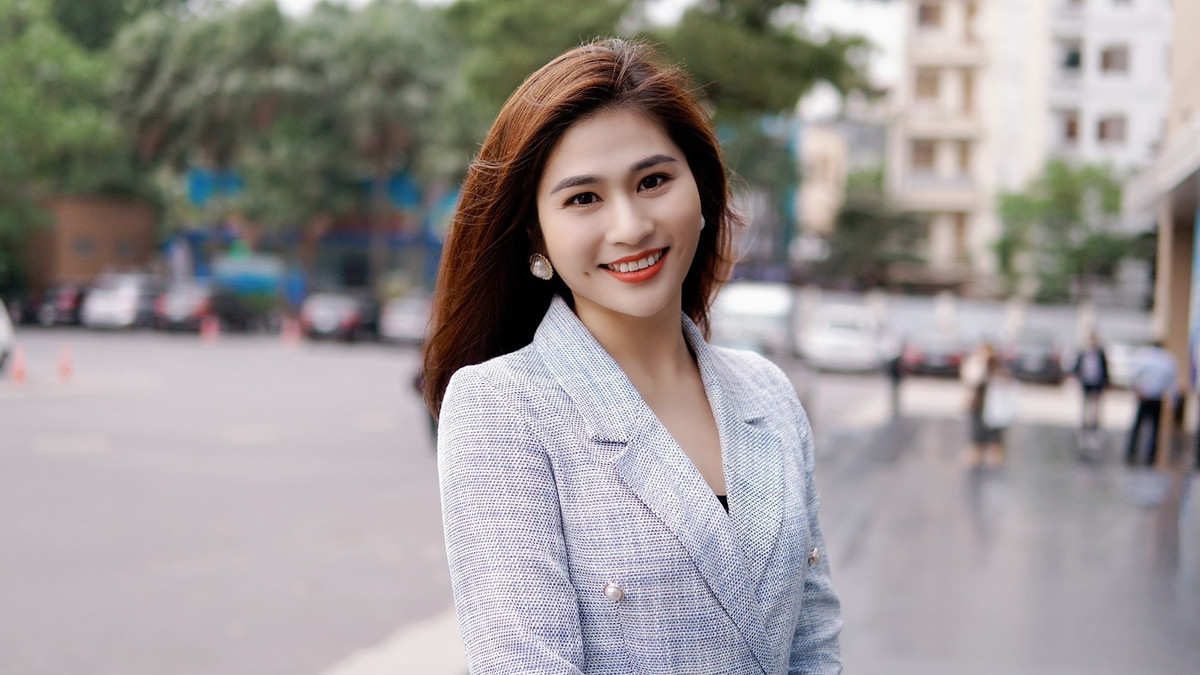 Ve dep man ma cua BTV Minh Trang thoi su 19h-Hinh-2