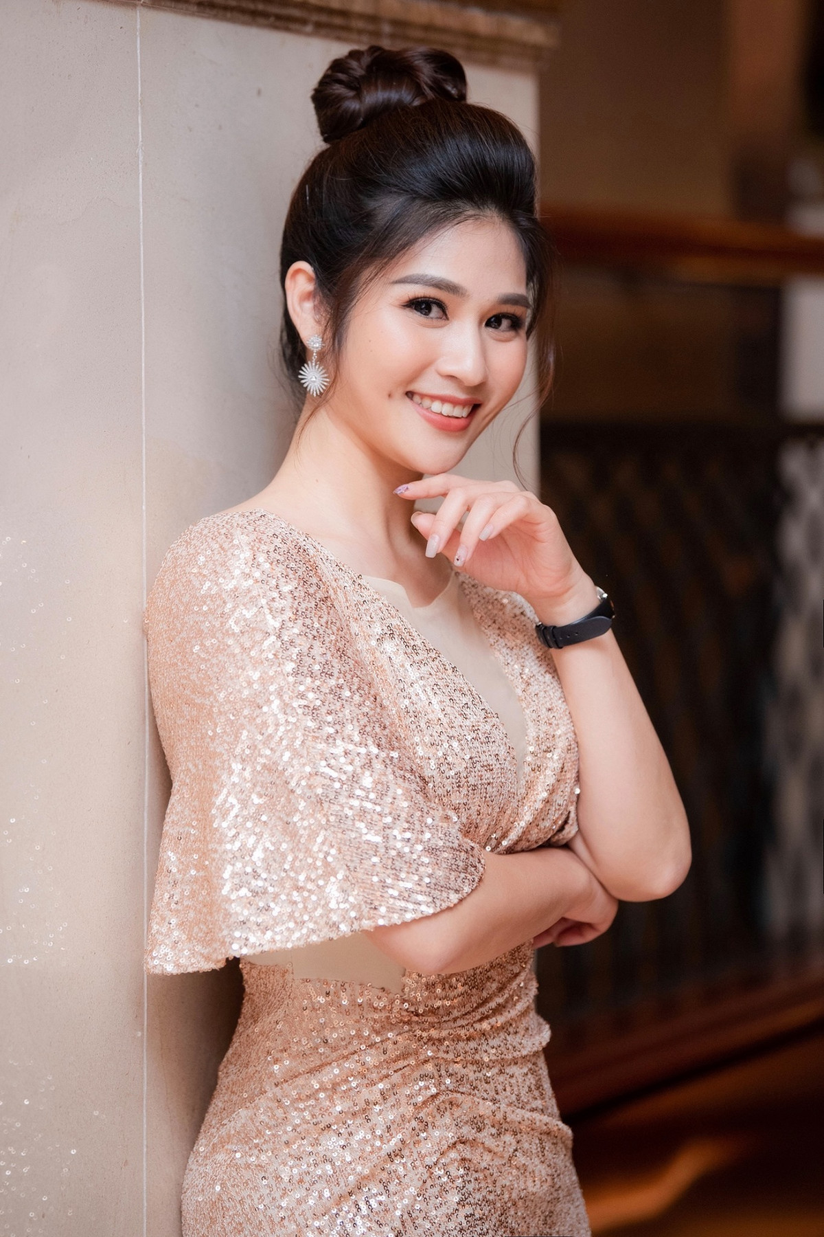 Ve dep man ma cua BTV Minh Trang thoi su 19h-Hinh-15