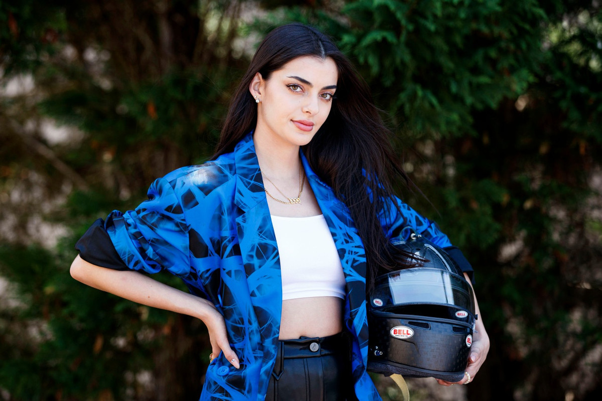 Tuy nhiên, bằng những thành tựu đạt được trên đường đua trong vài năm qua, tay đua 21 tuổi dần dẹp bỏ mọi bàn tán không hay về mình. "Tôi rất vinh dự và vui mừng khi là người Mỹ gốc Arab đầu tiên gia nhập NASCAR, nhưng không muốn trở thành người cuối cùng. Tôi hy vọng mình cũng có thể mở đường cho các tay đua nữ khác trong tương lai", cô nói với CNN.