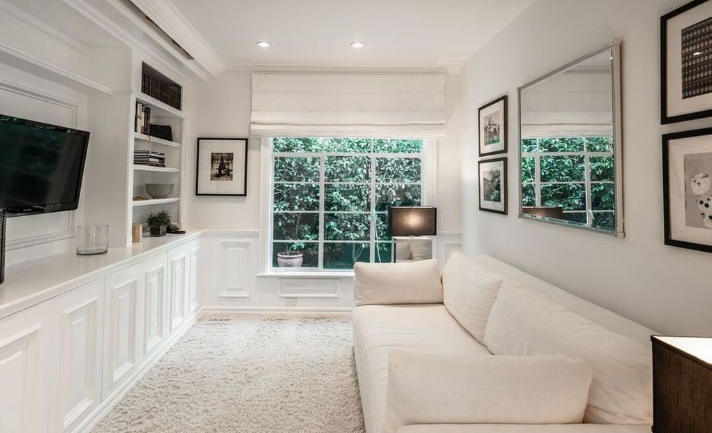 Một số khu vực dành cho khách được lót thảm lông xù nhằm đem lại không khí ấm cúng, gần gũi.