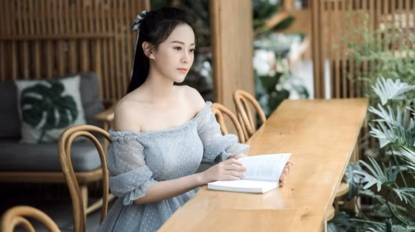 Bi phan boi, phu nu chi can lam dieu nay du khien dan ong day dut-Hinh-2