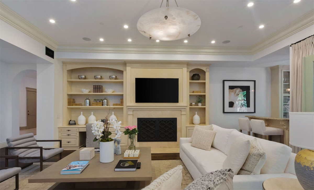 Không gian gia đình đơn giản, được bài trí tinh tế để mang lại bầu không khí gần gũi, ấm cúng.