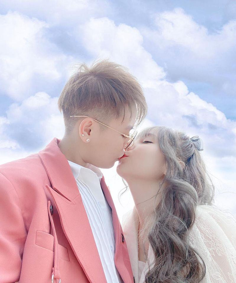 Cap dong tinh dinh dam gioi LGBT Viet khoe chuan bi co con-Hinh-4