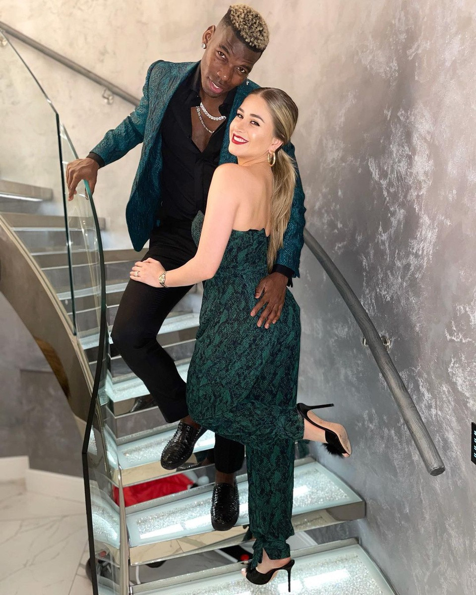 br/> Zulay Pogba: Paul Pogba là một trong những trụ cột của đội tuyển Pháp tại Euro 2020. Anh được cho là đã kết hôn với nữ người mẫu sinh năm 1996, đến từ Bolivia. Theo Goal, ban đầu, cô theo học ngành Quản trị kinh doanh tại Đại học Bolivia nhưng đã bỏ ngang để di cư đến California (Mỹ) làm đại lý bất động sản. Sau đó, cô bỏ việc theo đuổi sự nghiệp người mẫu. Ảnh: Zulay Pogba.