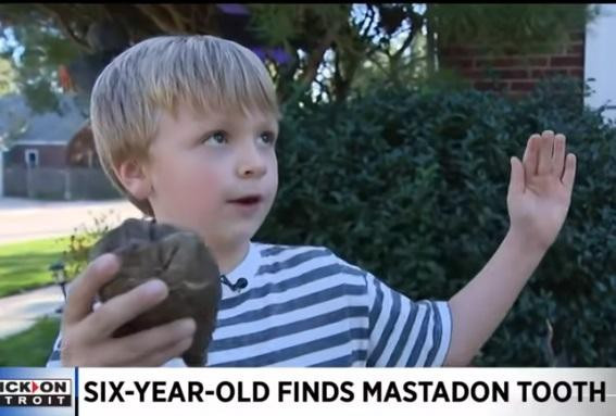 Cau be 6 tuoi tim thay 