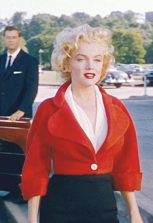 "Bom sex" Marilyn Monroe: Gu thời trang của bà đẹp từ hàng chục thập kỉ trước ảnh 5