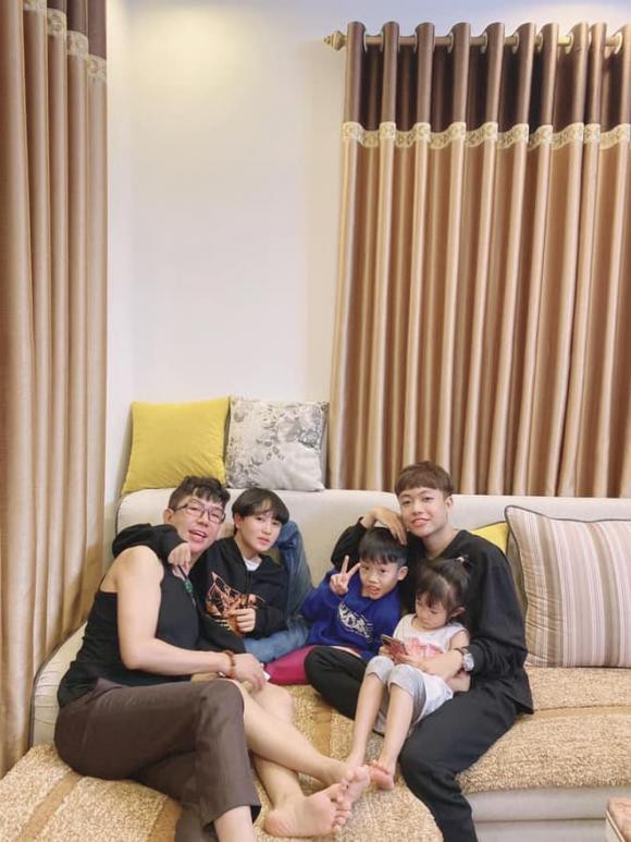 Long Nhat tiet lo cach phan ung cua con trai khi bo bi noi xau