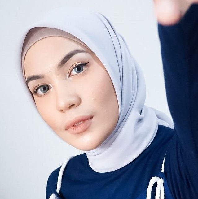 Cac co gai phai tra gia khi tro thanh KOL