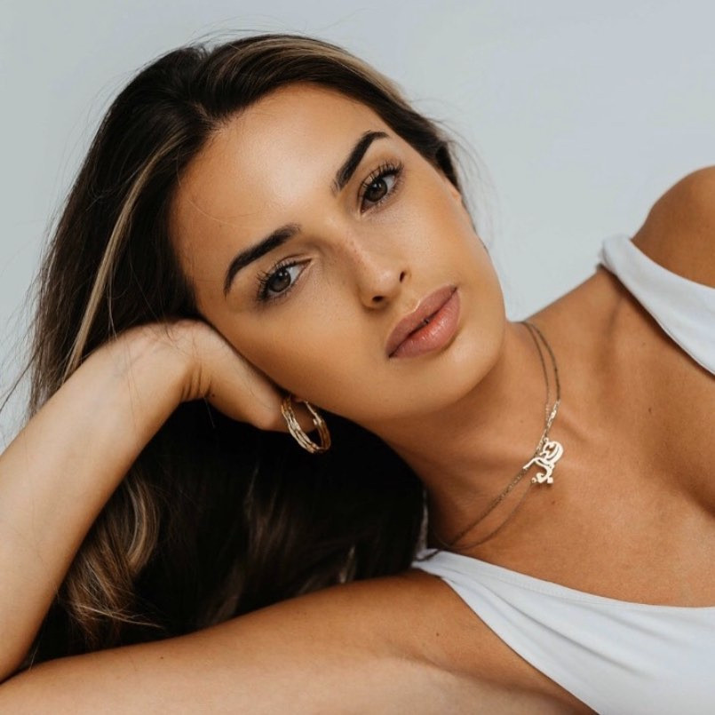 Nguồn tin thân cận với Grealish xác nhận với The Sun rằng bộ đôi đã quay về với nhau. "Jack và Sasha đã trải qua một quãng thời gian đầy thử thách nhưng giờ họ đã ổn định trở lại. Sasha là vũ khí bí mật bên ngoài sân cỏ của Jack vì cô ấy luôn cố gắng hỗ trợ bạn trai hết mình", nguồn tin cho hay.