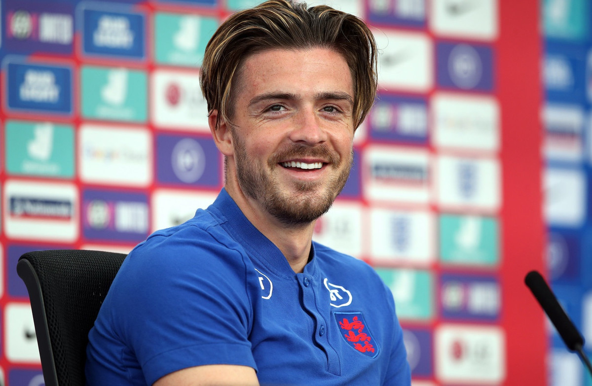 Jack Grealish được trang Transfermarkt xếp vào danh sách 10 cầu thủ chạy cánh trái đắt giá nhất tại Euro 2020. Với những gì đã thể hiện trong các trận đấu vừa qua, tiền vệ sinh năm 1995 đang được cổ động viên xứ sương mù kỳ vọng sẽ làm nên chuyện trong trận gặp Đức tại vòng 16 đội Euro 2020 trên sân Wembley đêm 29/6 (giờ Hà Nội).