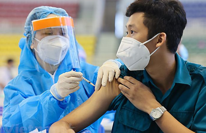 Da chich 2 mui AstraZeneca, tiem them mui 3 Pfizer neu co dieu kien duoc khong?