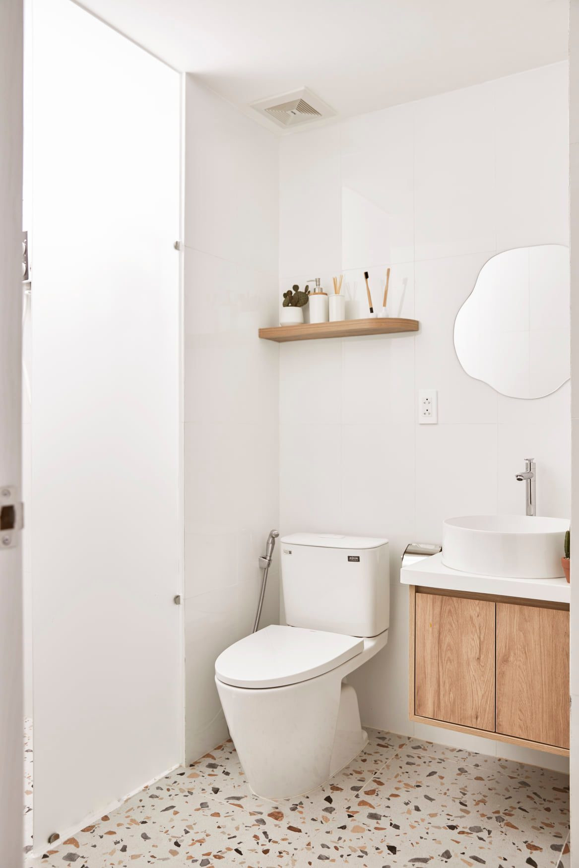 Căn hộ cũ thổi bùng ngọn lửa nhiệt huyết cho đôi vợ chồng trẻ ảnh 19