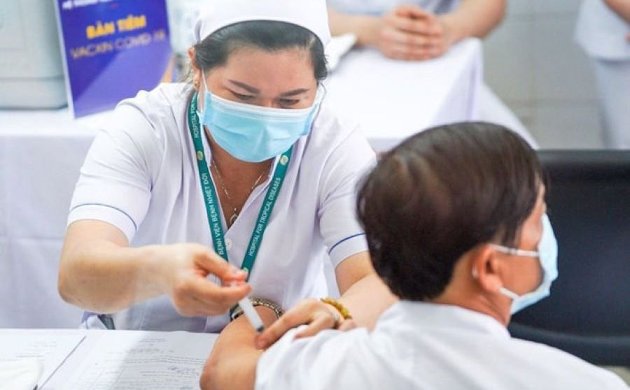 Vac-xin phong COVID-19 co hieu qua bao ve trong bao lau?