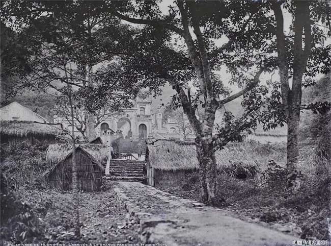 Chum anh hiem hoi ve Chua Huong nam 1927