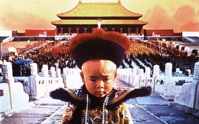 Đại thần nhất loạt không tam khấu cửu vái trước vua ảnh 3