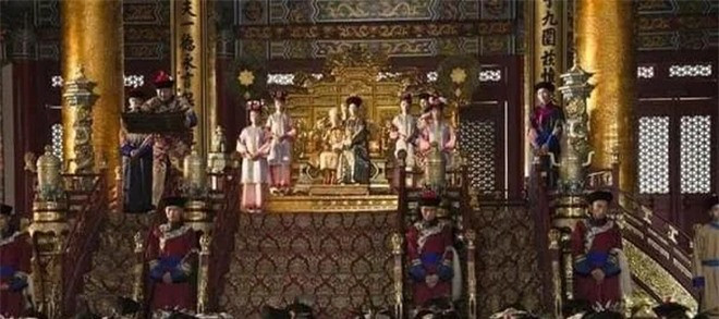 Đại thần nhất loạt không tam khấu cửu vái trước vua ảnh 1 Đại thần nhất loạt không tam khấu cửu vái trước vua, chuyện gì đã xảy ra trong buổi thượng triều cuối cùng của nhà Thanh? - Ảnh 2.