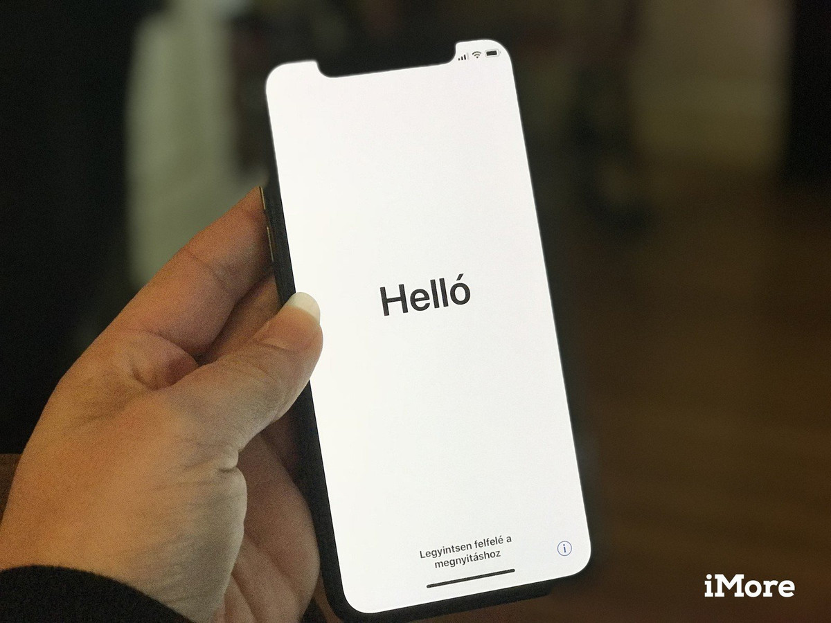 Trong một số trường hợp, khởi động lại iPhone có thể khắc phục tình trạng ứng dụng bị treo hoặc chạy chậm. Một cách khác là đưa máy về trạng thái xuất xưởng, vào Cài đặt > Cài đặt chung > Đặt lại > Xóa tất cả nội dung và cài đặt. Sau khi khôi phục cài đặt gốc, thiết bị sẽ trở lại tình trạng như lúc mới mua, giúp khắc phục lỗi và loại bỏ dữ liệu rác. Tuy nhiên người dùng cần sao lưu trước khi đặt lại bởi toàn bộ hình ảnh, ứng dụng sẽ bị xóa. Ảnh: iMore.