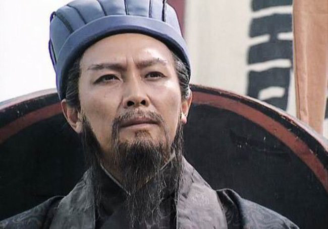 Mã Tắc nói to 8 chữ gì mà khiến Gia Cát Lượng tái mặt ? Ma Tac noi to 8 chu gi ma khien Gia Cat Luong tai mat ?