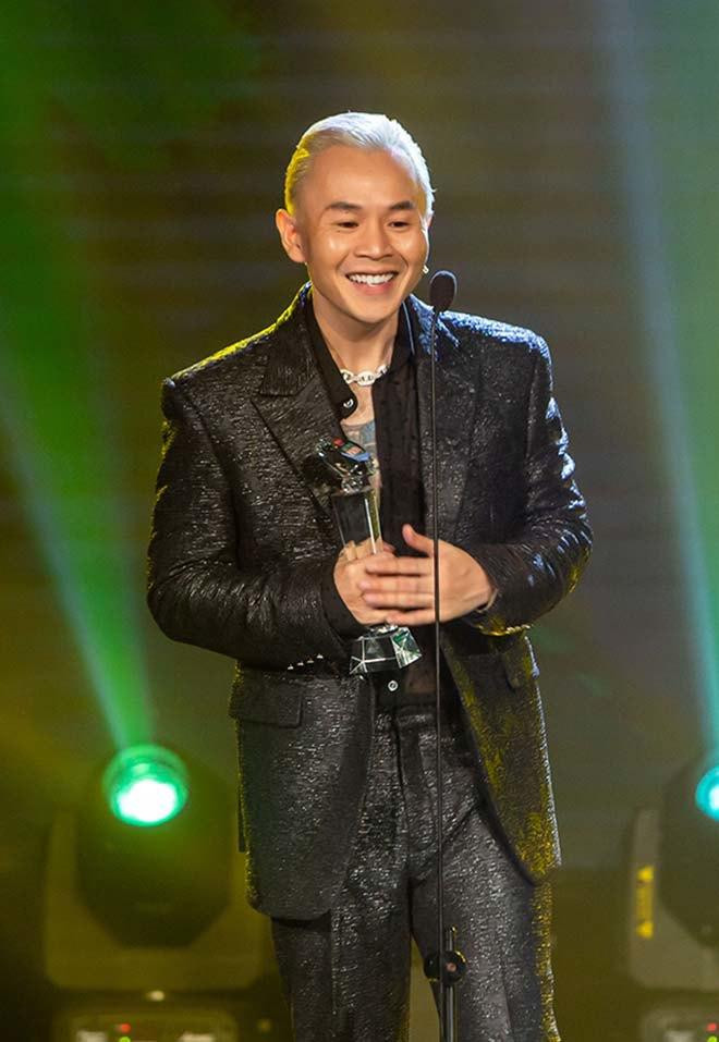 Binz gay soc voi buc anh phat phi, Chau Bui cham tot the!-Hinh-6