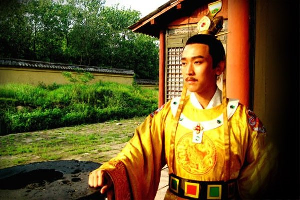 27 nam thinh tri nhat lich su phong kien Viet Nam do vi vua nao tri vi?