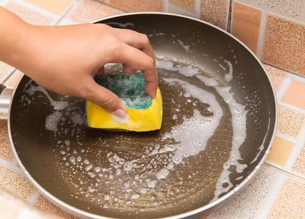 Mẹo dùng chảo vừa an toàn sức khỏe lại không dính ảnh 3