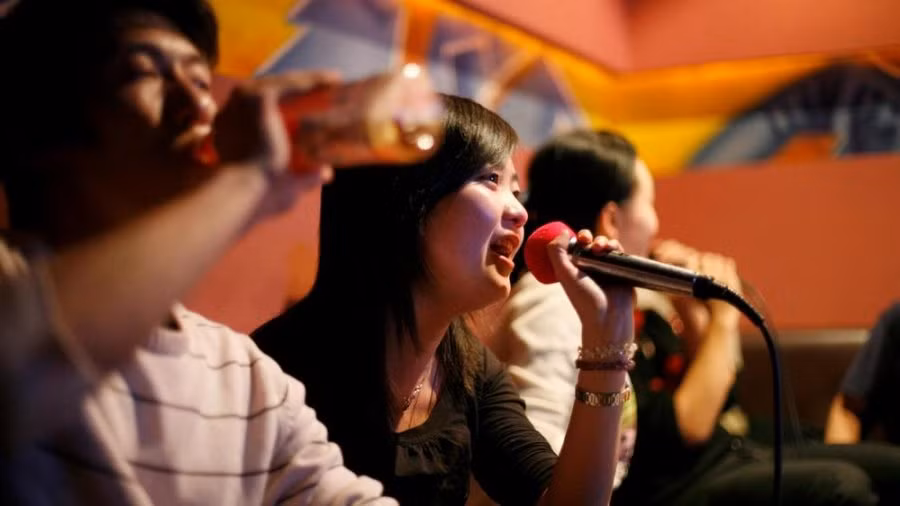 Hat karoke sau cac cuoc nhau, tuong lanh ma hai khong tuong-Hinh-2