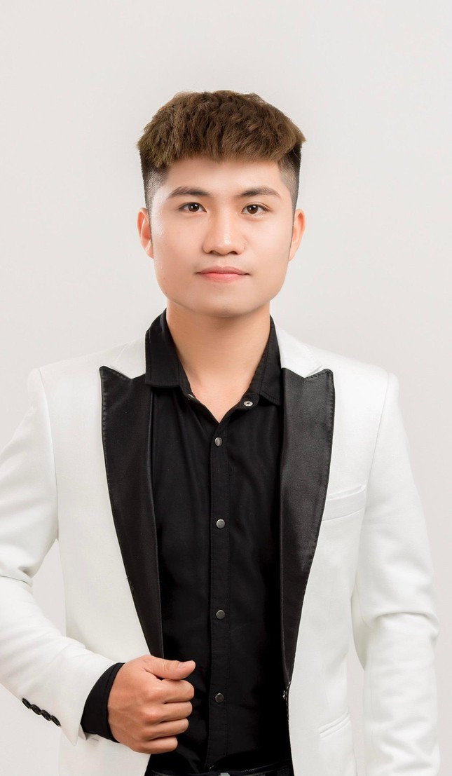 Nam sinh xu Nghe la Dang vien hoc hai truong de phat trien ban than-Hinh-2