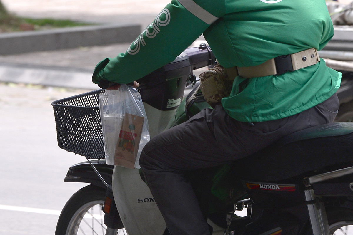 Shipper do an uong chay khong het viec trong mua dich-Hinh-5