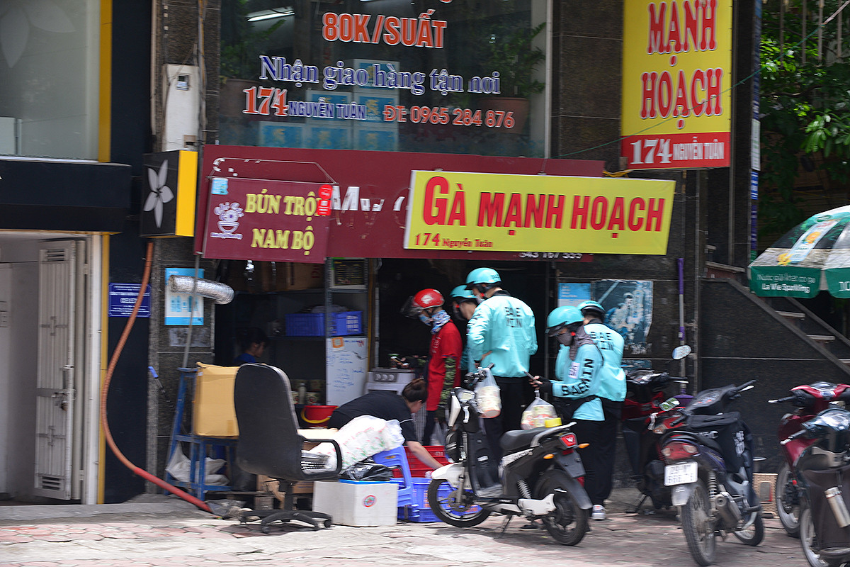 Shipper do an uong chay khong het viec trong mua dich-Hinh-2