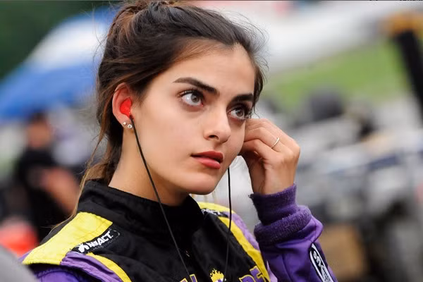 Co gai 21 tuoi lam nen lich su tai giai dua o to danh gia nhat-Hinh-7