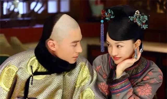 Sung ai nham 1 nguoi, Can Long khien Thanh trieu ve sau lao dao-Hinh-2