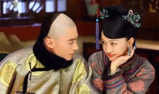 Sung ai nham 1 nguoi, Can Long khien Thanh trieu ve sau lao dao-Hinh-2